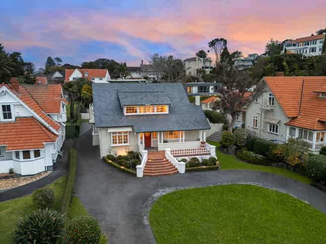 12 Clive Road, Epsom