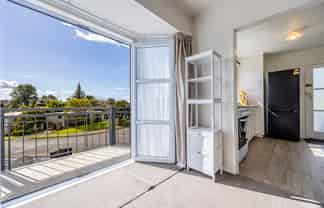 1A Hobday Place, Meadowbank