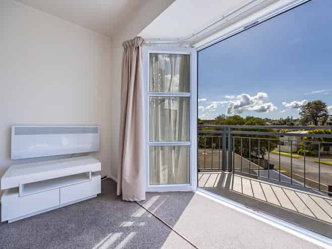 1A Hobday Place, Meadowbank