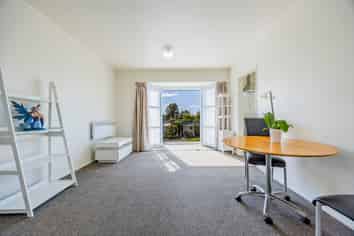 1A Hobday Place, Meadowbank