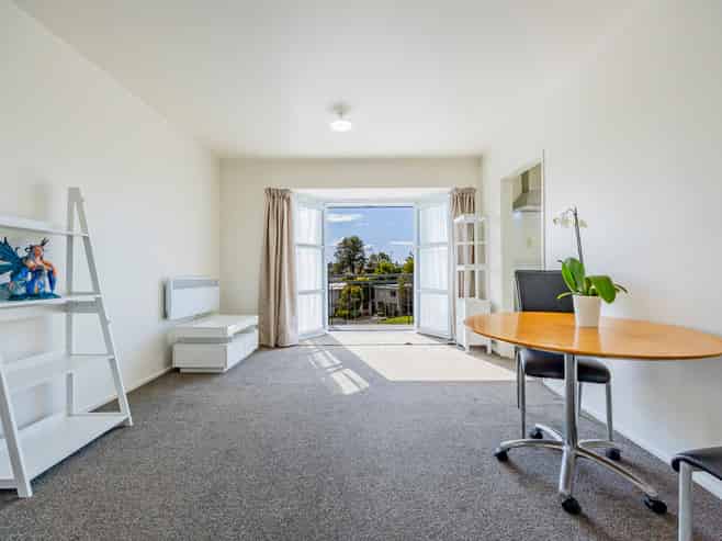 1A Hobday Place, Meadowbank