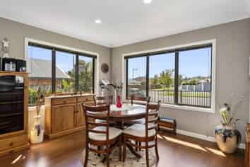 45 Barrington Drive, Huntington
