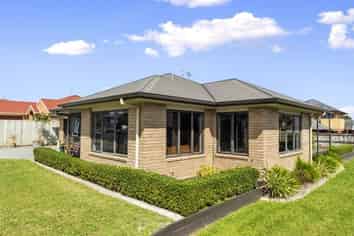 45 Barrington Drive, Huntington