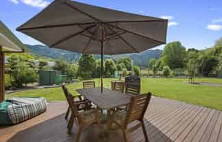 6B Lady Cobham Grove, Picton