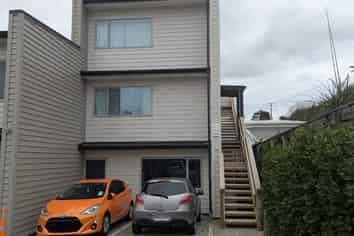 9/19 Collins Avenue, Tawa