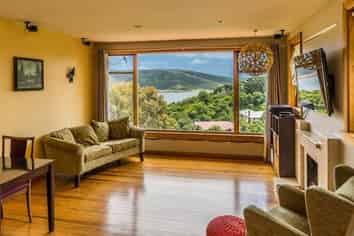 22 Kiriwai Road, Paremata