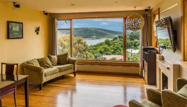 22 Kiriwai Road, Paremata