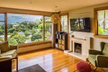 22 Kiriwai Road, Paremata