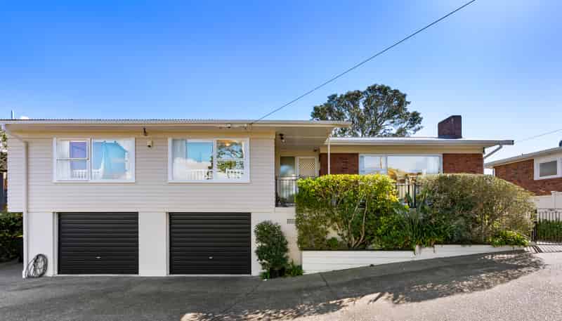 6 Folkestone Street, Murrays Bay