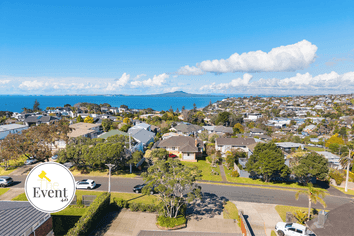 LAND, LOCATION, LIFESTYLE A TRIPLE-THREAT!