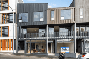 10 Central Road, Kingsland