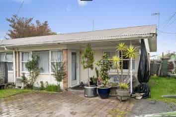 89B Lisa Crescent, Mangakakahi