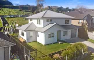 36 Alpers Ridge, Leamington
