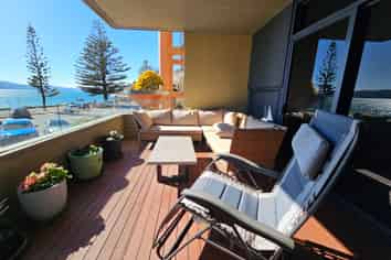 a/222 Oriental Parade, Oriental Bay