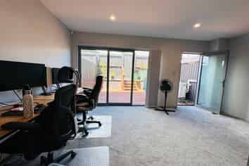 2/1A Halsey Road, Manurewa