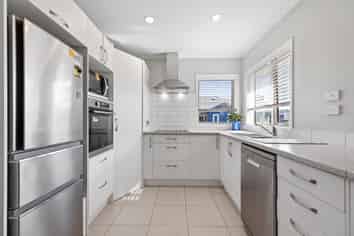 39 Bridgewater Way, Pyes Pa