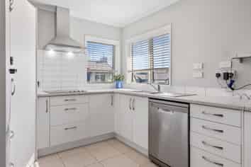 39 Bridgewater Way, Pyes Pa