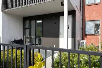 27 Manarini Road, Westgate