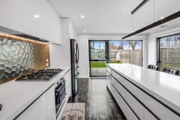 44 Freedom Drive, Kelvin Grove
