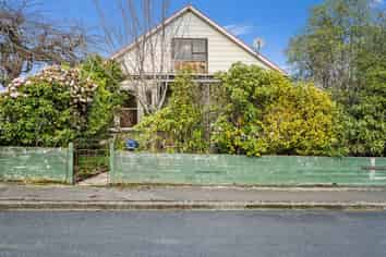 21 Neidpath Road, The Glen