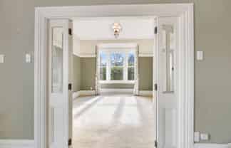 21 Neidpath Road, The Glen