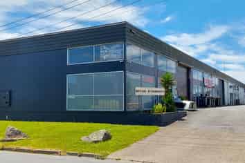 Industrial Unit on Popular East Side