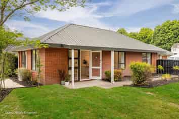 37A Attlee Crescent, Bryndwr