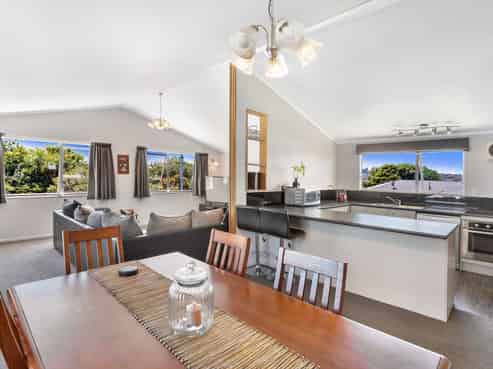 69 Lincoln Road, Springvale