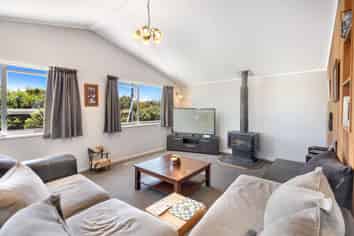 69 Lincoln Road, Springvale