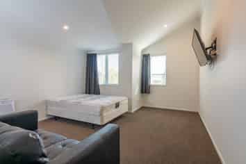 1/9 Hibiscus Avenue (Room C), Hamilton Lake