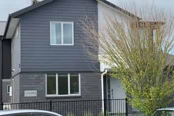 1/9 Hibiscus Avenue (Room C), Hamilton Lake