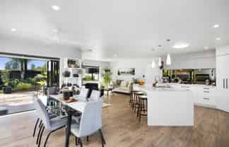 27 Garvan Glen, Pyes Pa