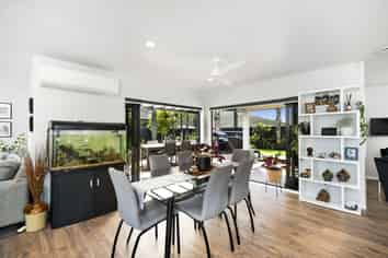 27 Garvan Glen, Pyes Pa