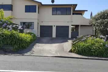 2 Swann Beach Road, Stanmore Bay
