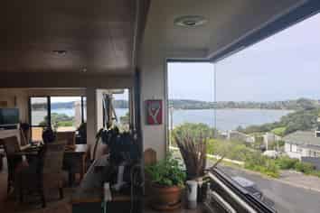 2 Swann Beach Road, Stanmore Bay