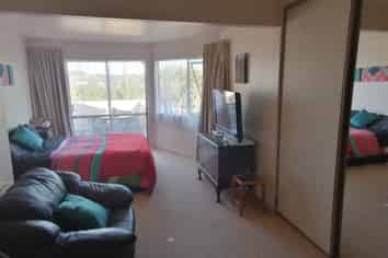 2 Swann Beach Road, Stanmore Bay