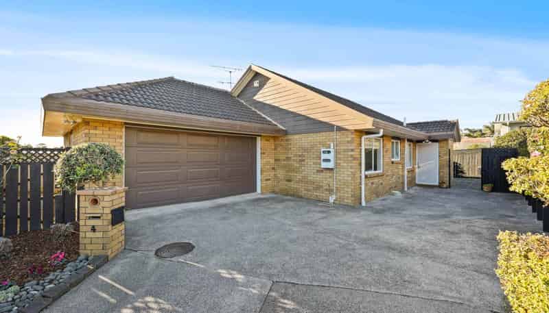 4 Davern Lane, New Lynn