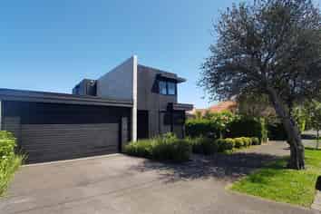 14 Winsomere Crescent, Westmere