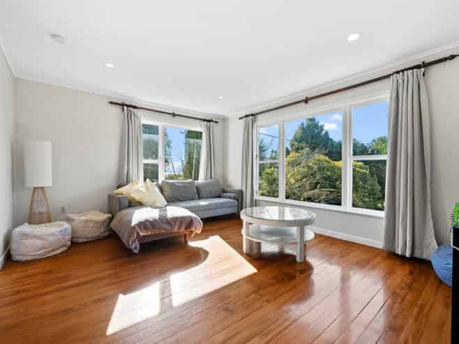 14 Tirimoana Road, Te Atatu South