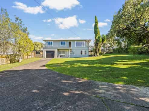 14 Tirimoana Road, Te Atatu South