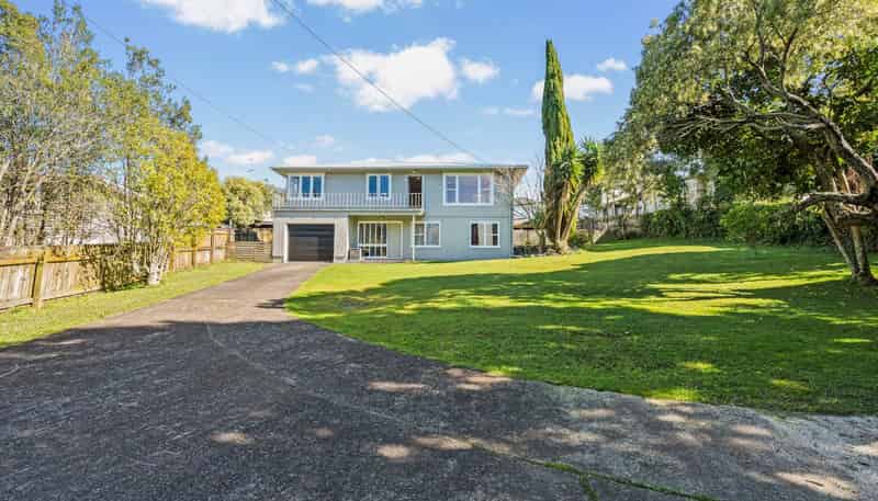 14 Tirimoana Road, Te Atatu South