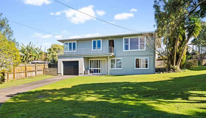 14 Tirimoana Road, Te Atatu South
