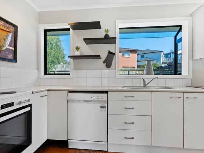 14 Tirimoana Road, Te Atatu South