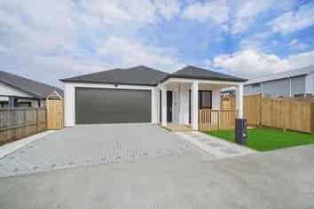 8 Enchantment Lane, Karaka
