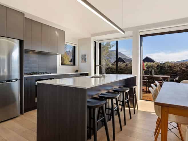 6 Fife Court, Jacks Point