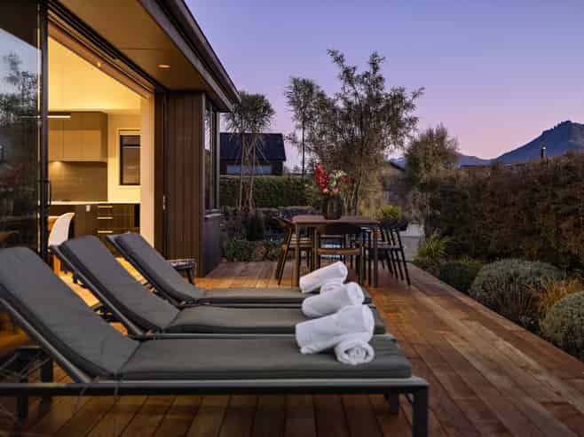 6 Fife Court, Jacks Point