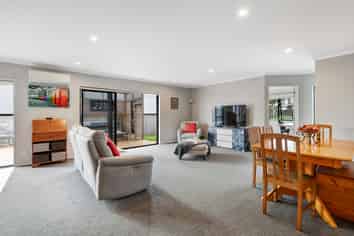 14 Kingfisher Road, Millwater