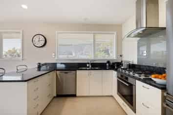 8 Michael Avenue, Mount Pleasant