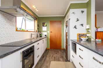 1 Short Street, Marchwiel