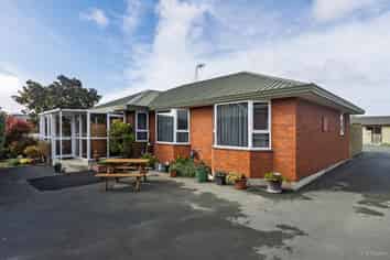 1 Short Street, Marchwiel